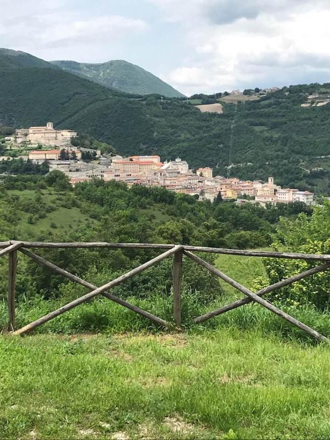 Agriturismo La Commenda-Adults Only Cascia Exterior photo